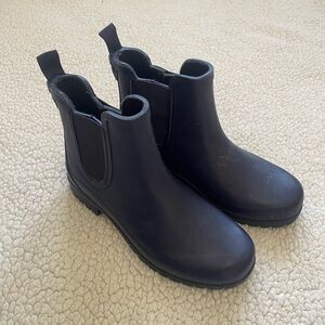 COPY - Blue Alpine Design Rubber Chelsea Rain Boot